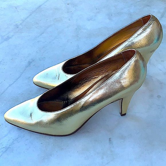 SAKS FIFTH AVENUE HEELS VINTAGE GOLD MADE IN ITALY 3 1/2 IN SIZE 9  GENTLY WORN - Picture 6 of 8